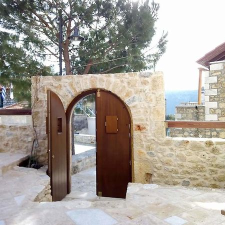 Vetilios Lithos Boutique Hotel Neo Oitilo Bagian luar foto