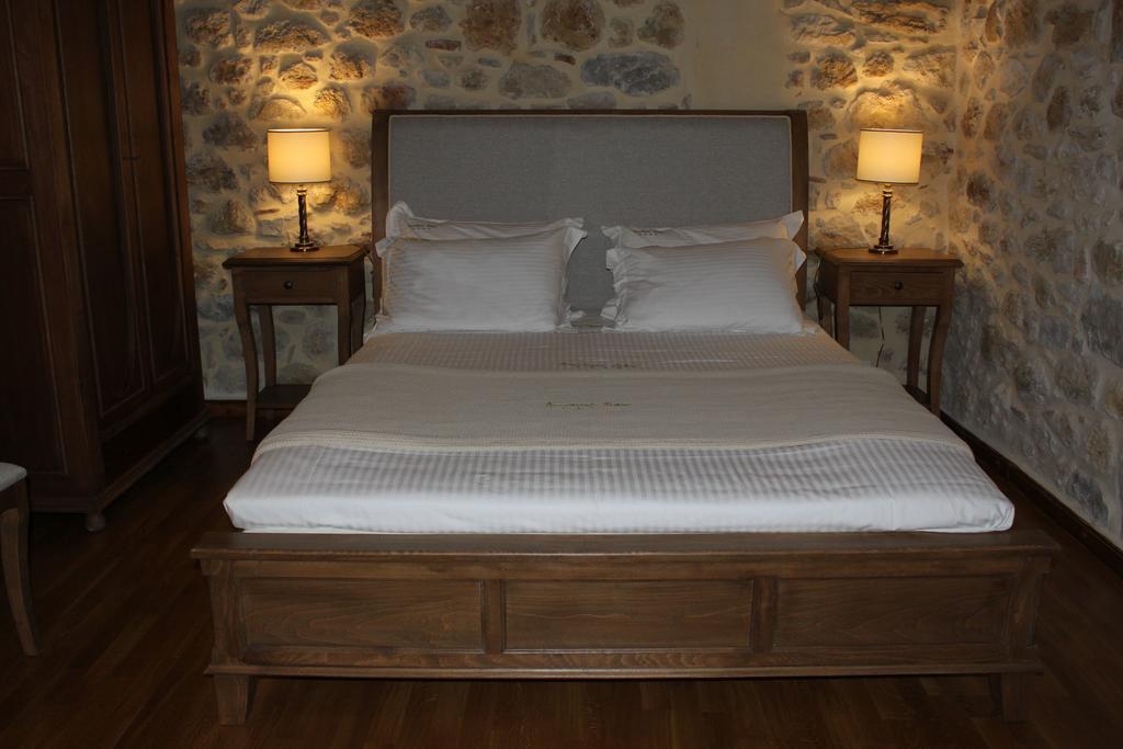 Vetilios Lithos Boutique Hotel Neo Oitilo Bagian luar foto