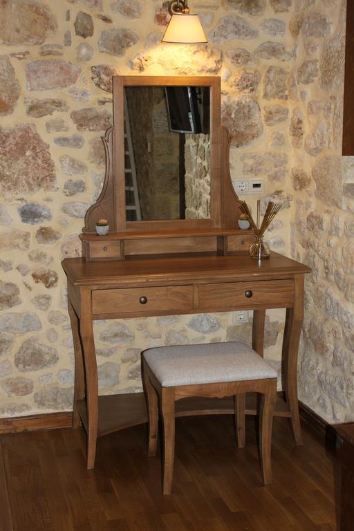 Vetilios Lithos Boutique Hotel Neo Oitilo Bagian luar foto