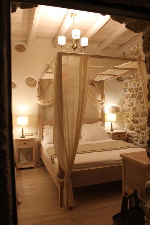 Vetilios Lithos Boutique Hotel Neo Oitilo Bagian luar foto