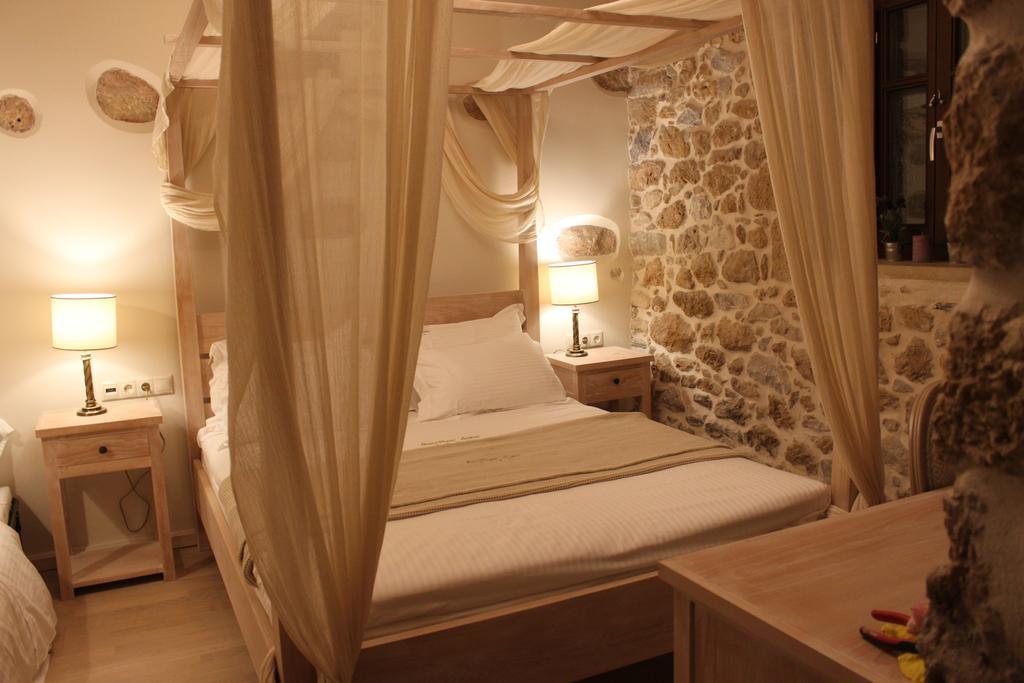 Vetilios Lithos Boutique Hotel Neo Oitilo Bagian luar foto
