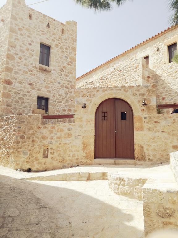 Vetilios Lithos Boutique Hotel Neo Oitilo Bagian luar foto