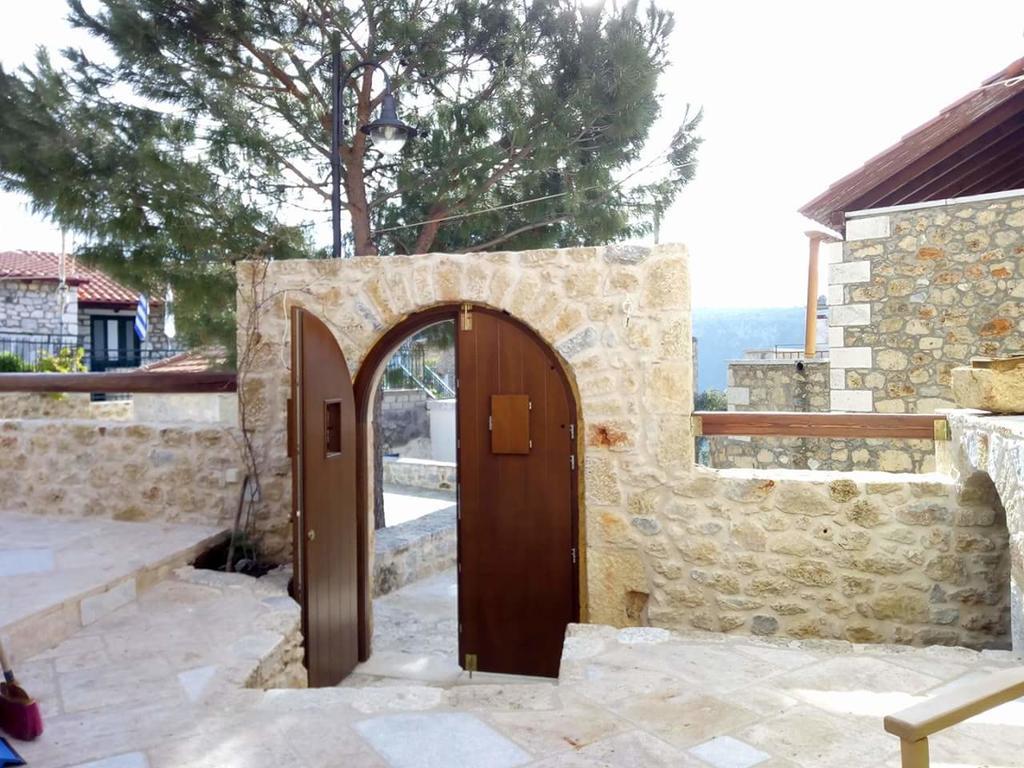 Vetilios Lithos Boutique Hotel Neo Oitilo Bagian luar foto