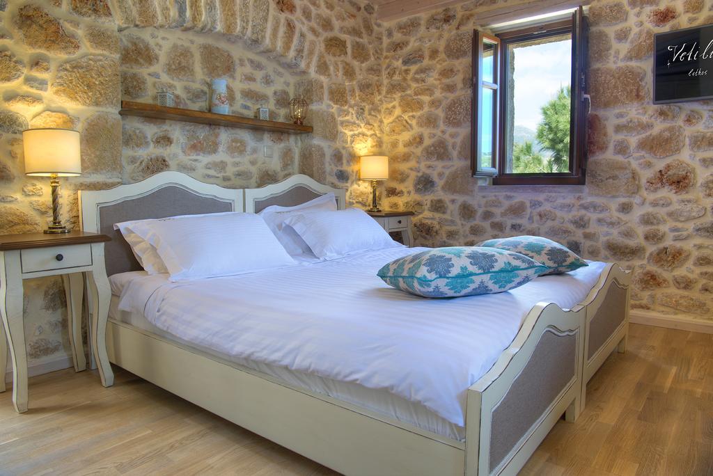 Vetilios Lithos Boutique Hotel Neo Oitilo Bagian luar foto
