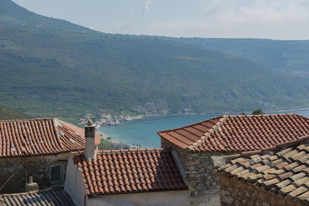 Vetilios Lithos Boutique Hotel Neo Oitilo Bagian luar foto